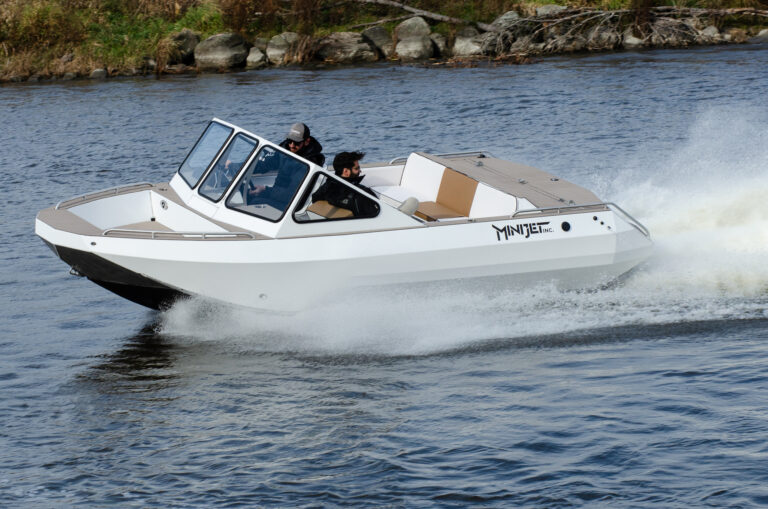 minijet defender, jet boat, twin engine